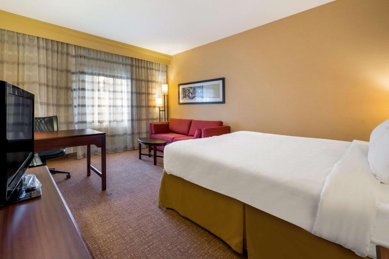 Sonesta Select Detroit Novi Hotel Exterior photo